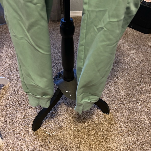 Women's Green Pants & Top Scrub top - Picture 8 of 11